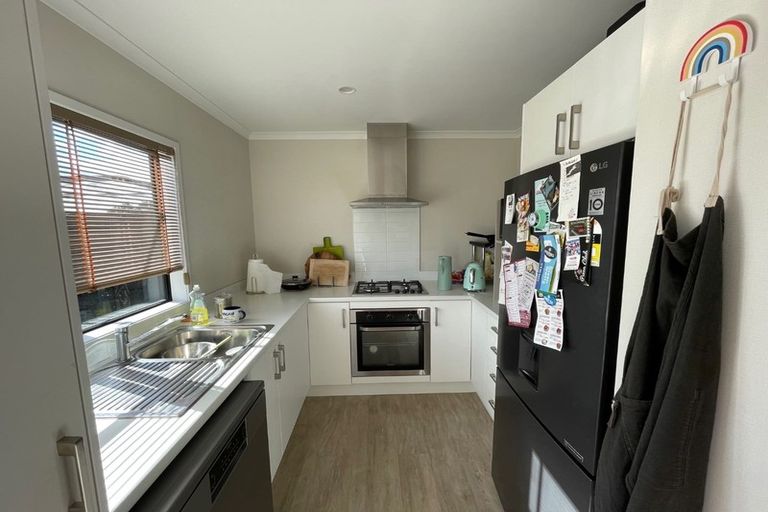 Photo of property in 12 Honour Road, Papakura, 2110