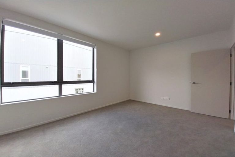 Photo of property in 588f Te Atatu Road, Te Atatu Peninsula, Auckland, 0610