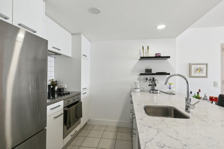 Photo of property in The Capital, 23/370 Oriental Parade, Oriental Bay, Wellington, 6011