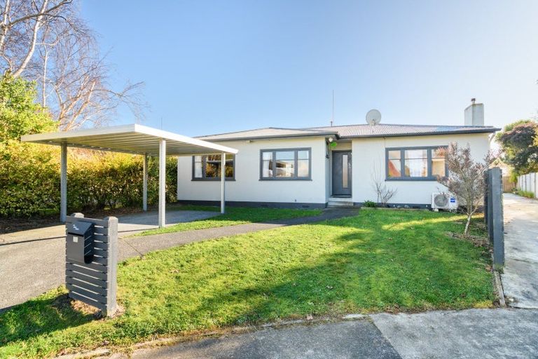 Photo of property in 25 Newhaven Place, Roslyn, Palmerston North, 4414