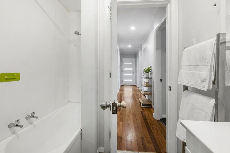 Photo of property in 5 Tui Terrace, Tawa, Wellington, 5028