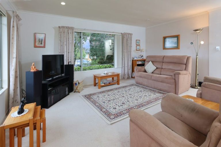 Photo of property in 32 Highfields Terrace, Henderson, Auckland, 0612