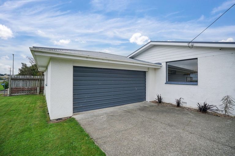 Photo of property in 64 Watt Road, Otatara, Invercargill, 9879