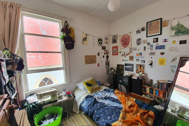 Photo of property in 180-182 Ohiro Road, Brooklyn, Wellington, 6021