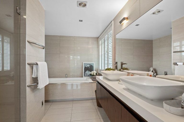 Photo of property in 10 Royds Street, Fendalton, Christchurch, 8014