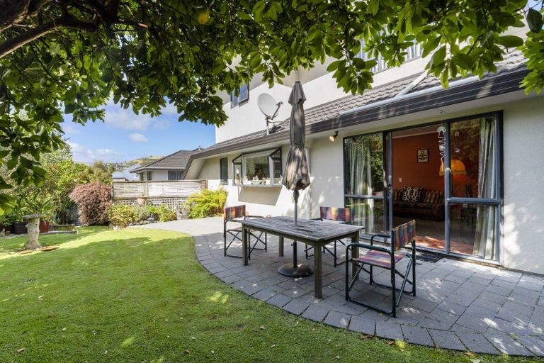 Photo of property in 5 Saunders Close, Whitby, Porirua, 5024