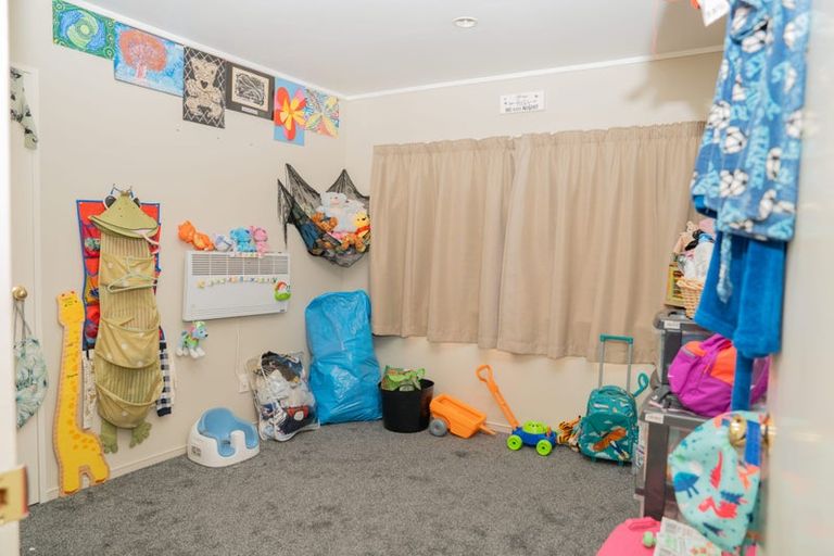 Photo of property in 100 Crawford Avenue, Mangere Bridge, Auckland, 2022