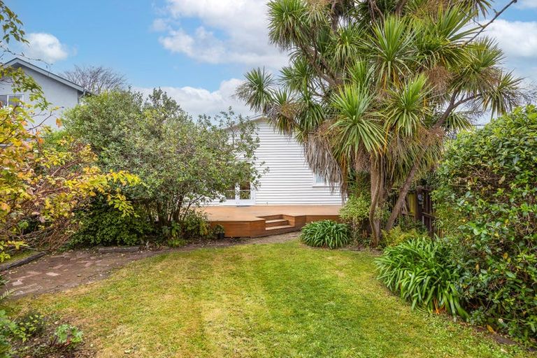 Photo of property in 20 Birdwood Avenue, Beckenham, Christchurch, 8023