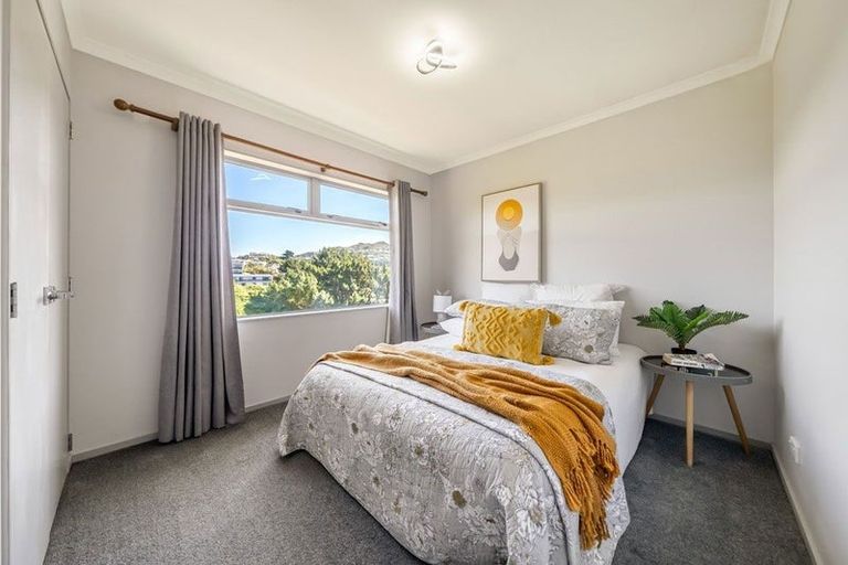 Photo of property in 18 Cresswell Place, Johnsonville, Wellington, 6037