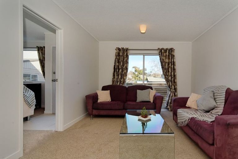 Photo of property in 2a/3 Bowers Road, Glen Eden, Auckland, 0602