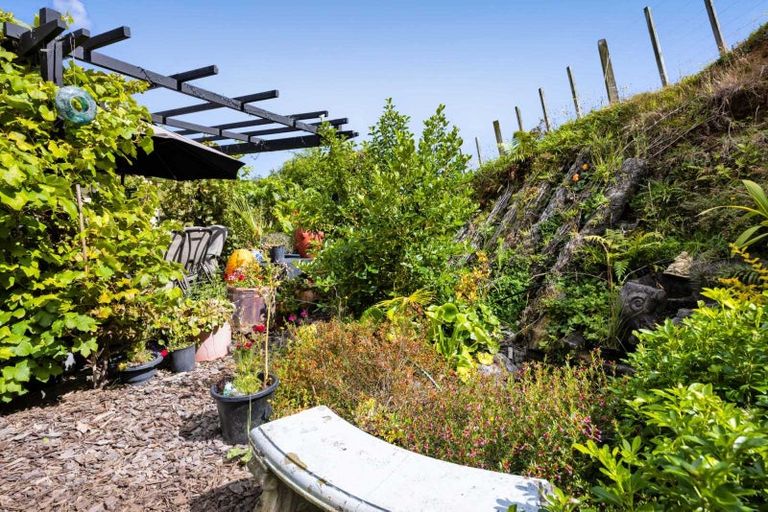 Photo of property in 2 Te Ara Karoiroa Road, 4374