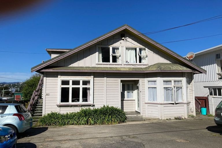 Photo of property in 87 Queens Drive, Lyall Bay, Wellington, 6022