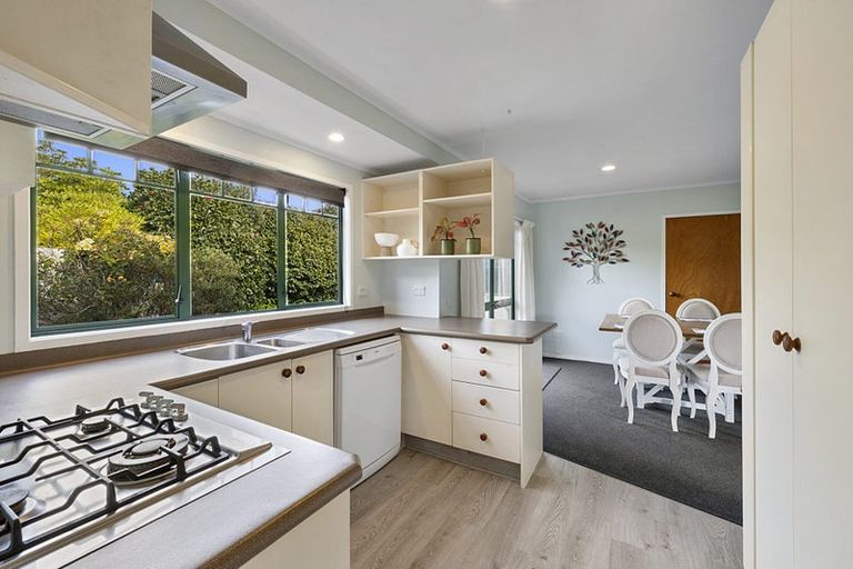 Photo of property in 6 Pararewa Drive, Whalers Gate, New Plymouth, 4310