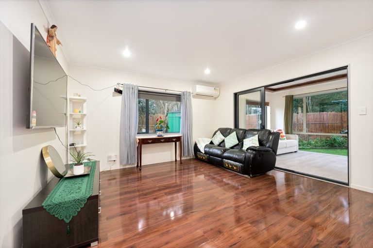 Photo of property in 13 Pyramid Place, Glen Eden, Auckland, 0602