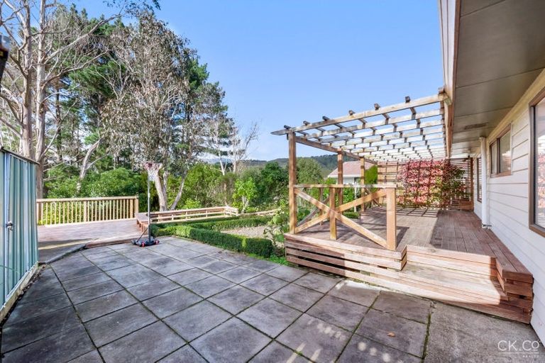 Photo of property in 17 King Charles Drive, Kingsley Heights, Upper Hutt, 5018