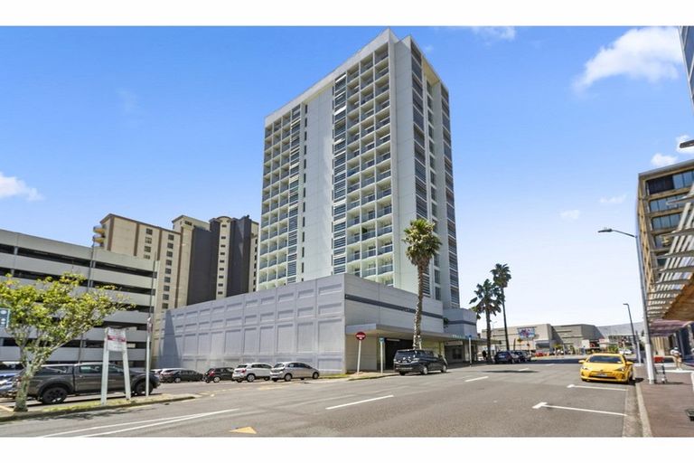 Photo of property in 301/17 Osterley Way, Manukau, Auckland, 2104