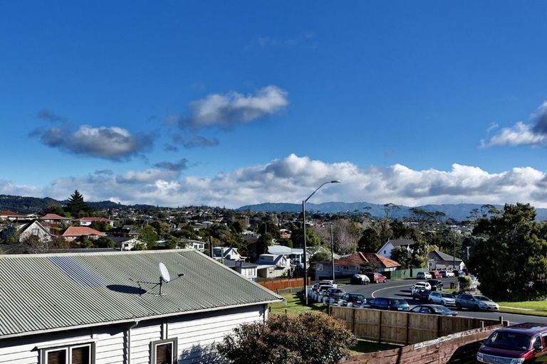 Photo of property in 2a/3 Bowers Road, Glen Eden, Auckland, 0602