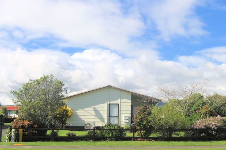 Photo of property in 12 Mansfield Road, Owhata, Rotorua, 3010