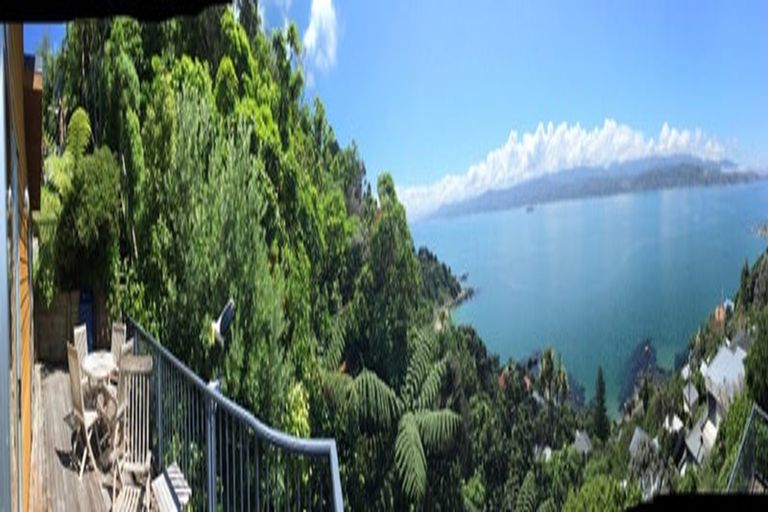 Photo of property in 15a Fortification Road, Karaka Bays, Wellington, 6022