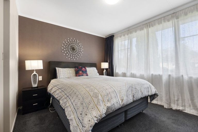 Photo of property in 134 Ruamahanga Crescent, Terrace End, Palmerston North, 4410
