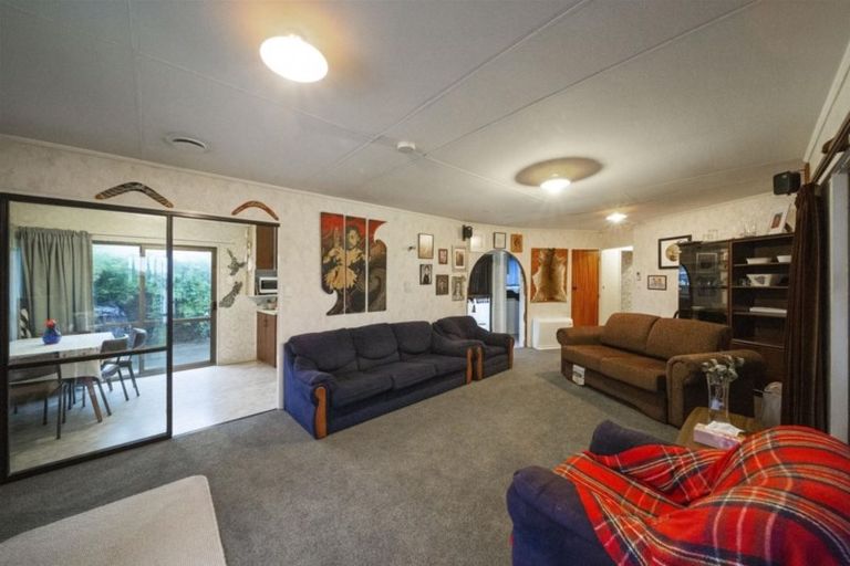 Photo of property in 16 Manuka Place, Hawera, 4610