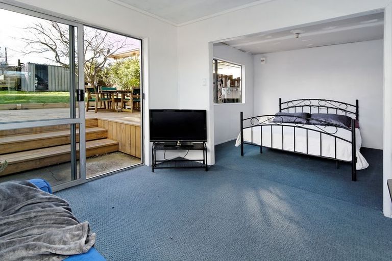 Photo of property in 2a/3 Bowers Road, Glen Eden, Auckland, 0602