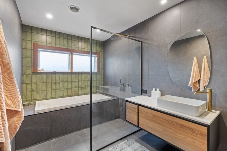 Photo of property in 202 Studholme Street, Morrinsville, 3300