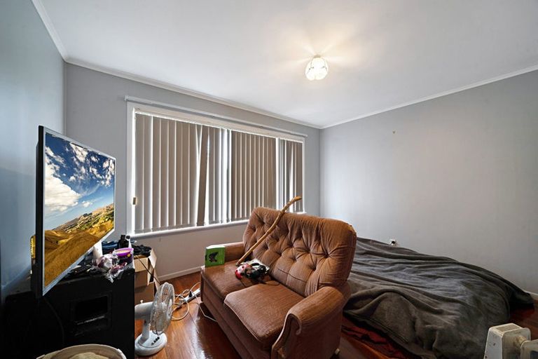 Photo of property in 27 Kohekohe Street, New Lynn, Auckland, 0600
