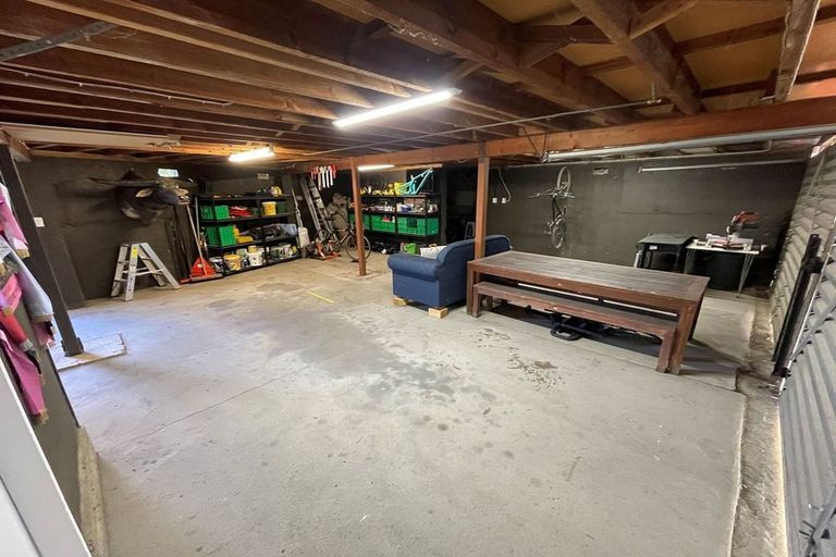 Photo of property in 11 Randall Place, Hospital Hill, Napier, 4110