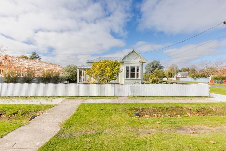 Photo of property in 19 Rochfort Street, Otane, 4202