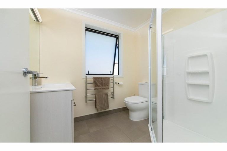 Photo of property in 8 Remana Crescent, Huapai, Kumeu, 0810