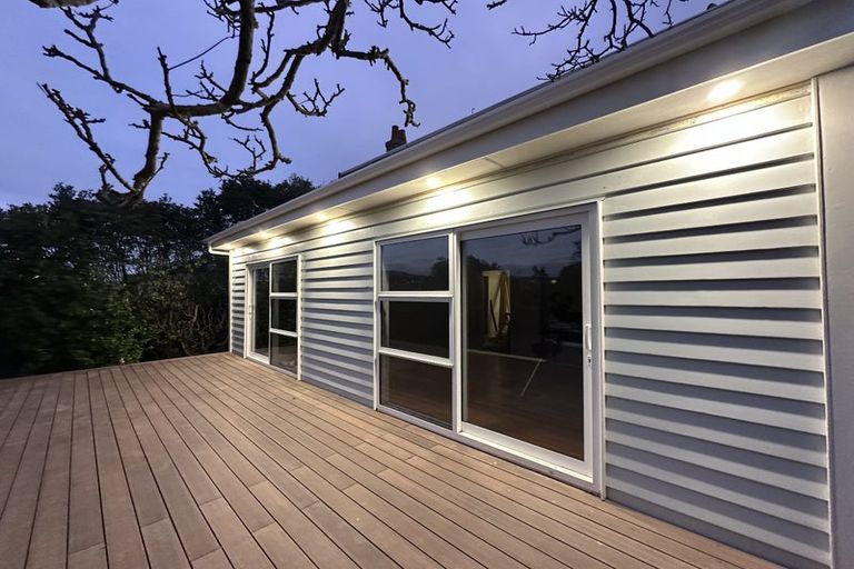 Photo of property in 90 Maupuia Road, Maupuia, Wellington, 6022