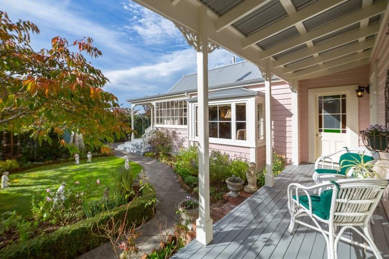 Photo of property in 10 Cotter Street, Greytown, 5712