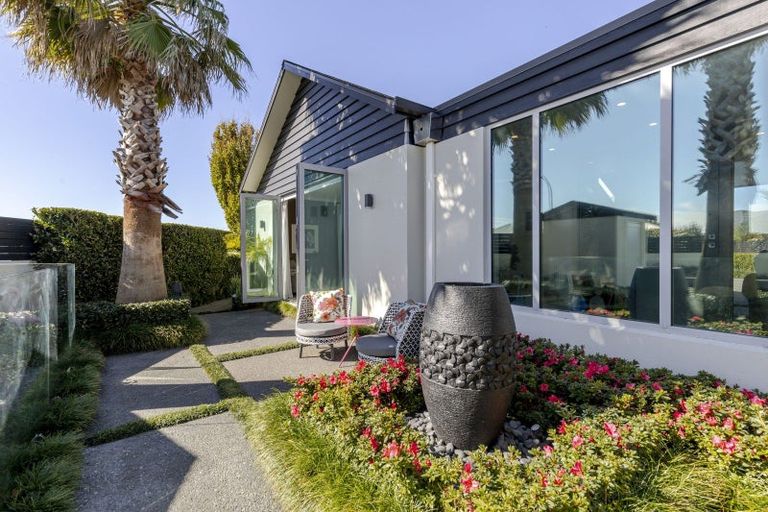 Photo of property in 5 Tupuhi Place, Highlands Park, New Plymouth, 4312