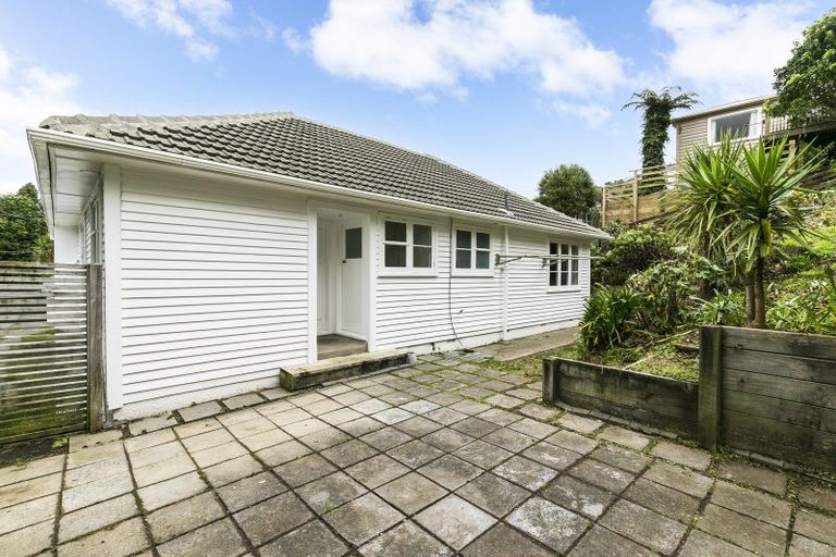 Photo of property in 6 Hollies Crescent, Johnsonville, Wellington, 6037