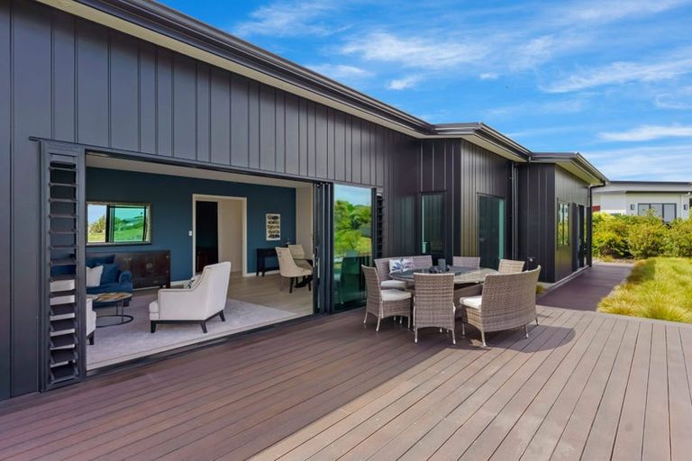 Photo of property in 5 Taranui Way, Paraparaumu Beach, Paraparaumu, 5032