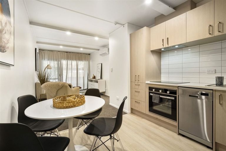 Photo of property in 11 East Street, Papakura, 2110