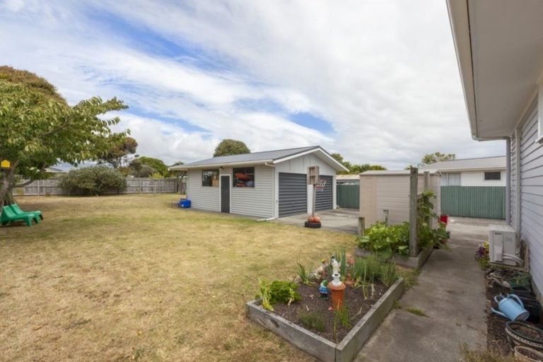 Photo of property in 22 Rangiatea Street, Paraparaumu Beach, Paraparaumu, 5032