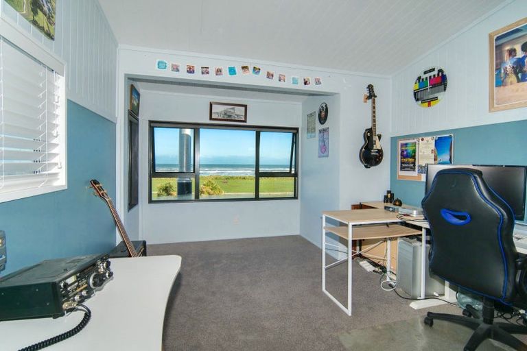 Photo of property in 5 Marine Parade, Carters Beach, Westport, 7825