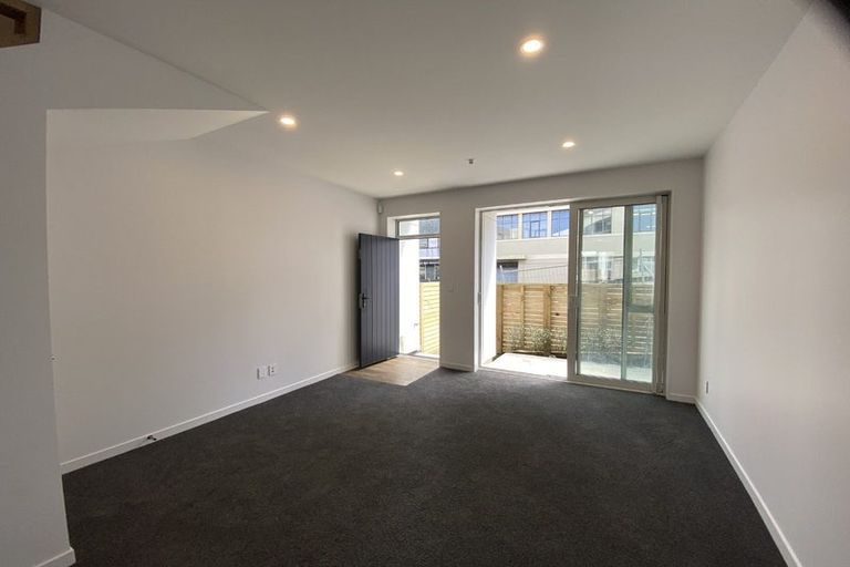 Photo of property in 30u2 Pirie Street, Mount Victoria, Wellington, 6011