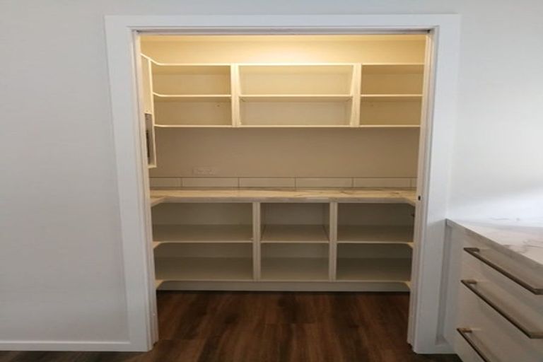 Photo of property in 5a Grumman Lane, Newlands, Wellington, 6037