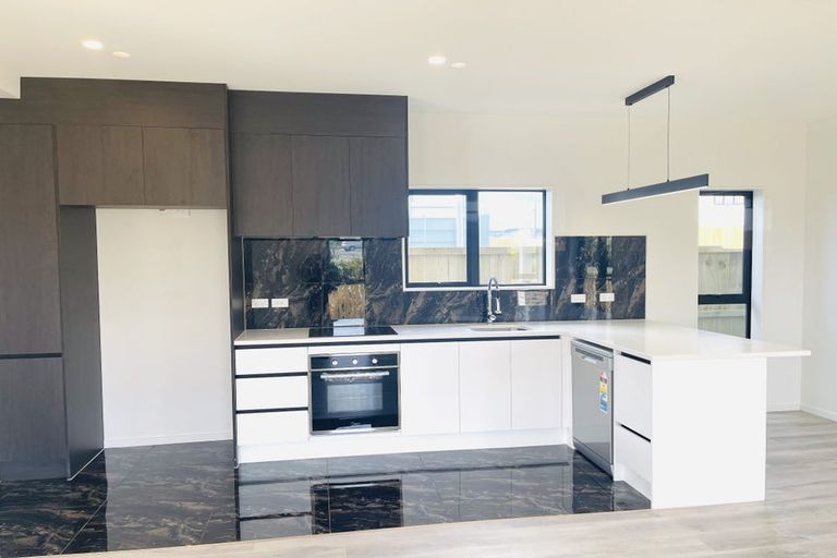 Photo of property in 46 Auranga Drive, Karaka, 2113