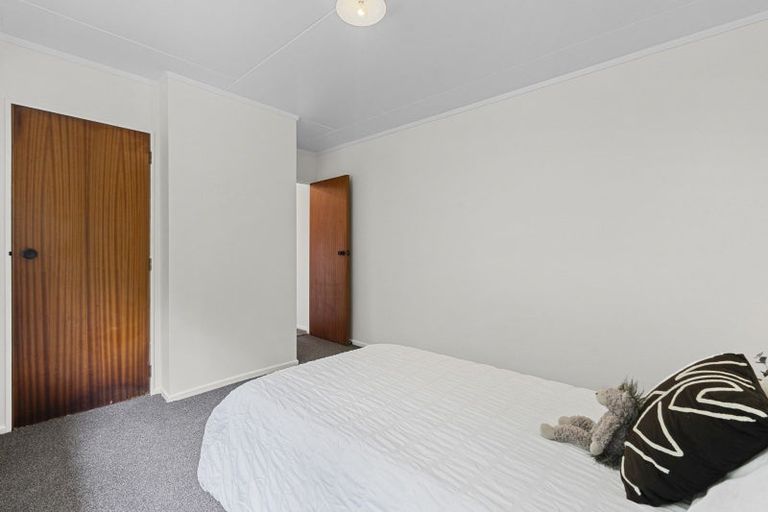 Photo of property in 1/25 Tahurangi Place, Spotswood, New Plymouth, 4310