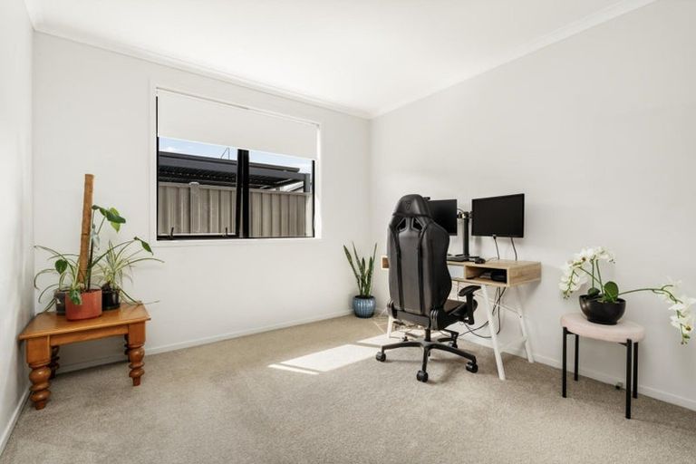 Photo of property in 24 Raynor Crescent, Pyes Pa, Tauranga, 3112