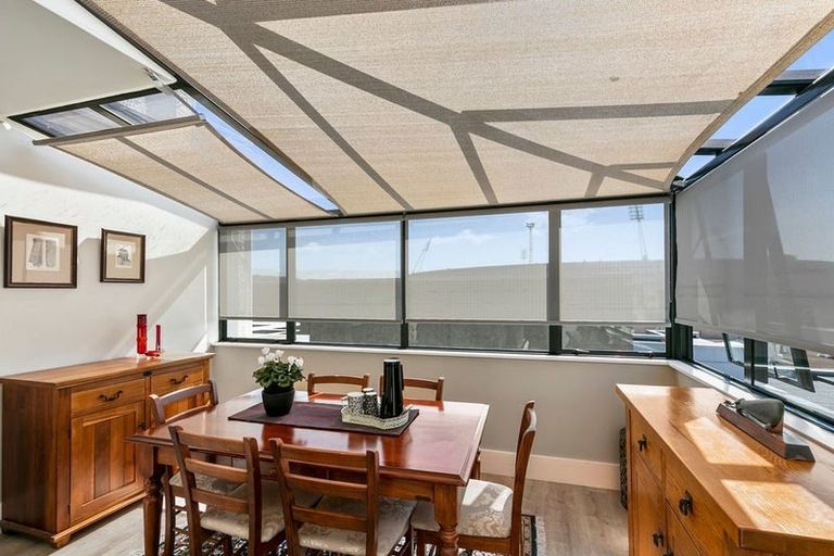 Photo of property in 16j Hobson Street, Thorndon, Wellington, 6011