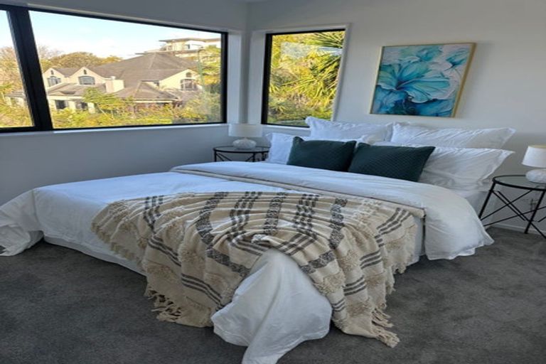 Photo of property in 1a Adelie Place, Murrays Bay, Auckland, 0630