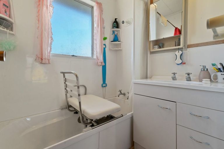 Photo of property in 17 Almay Place, Clover Park, Auckland, 2019