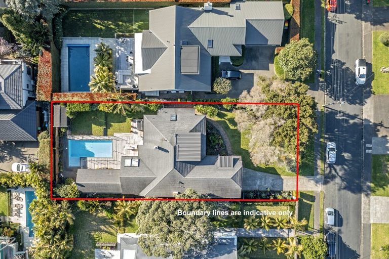 Photo of property in 8 Tiri Road, Milford, Auckland, 0620
