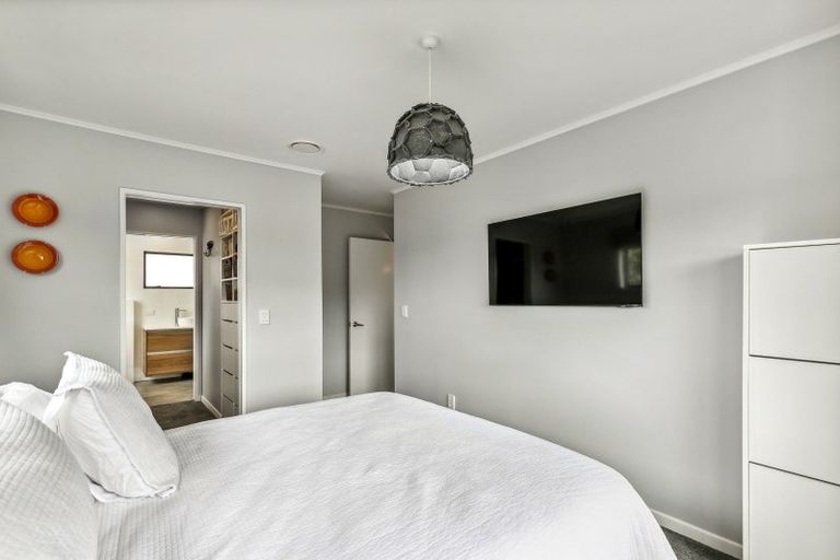 Photo of property in 35 Raumati Terrace, Khandallah, Wellington, 6035