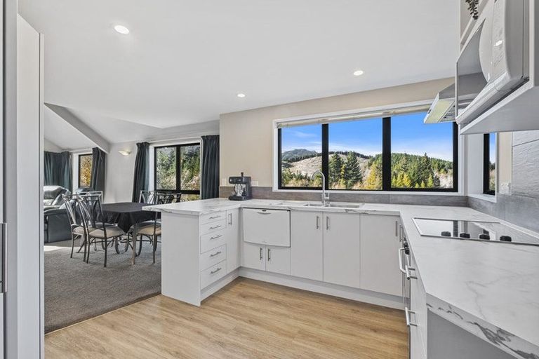 Photo of property in 91 Chalet Crescent, Hanmer Springs, 7334